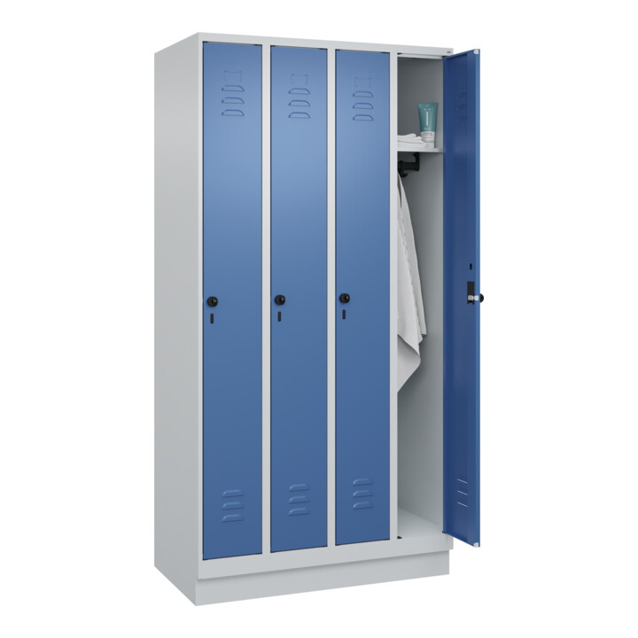 C+P Spind Classic PLUS, Sockel, 4 Abteile, 1950x1000x500mm, 7035/5023 Verschluss Sicherheits-Drehriegel 3 Garderobenhaken