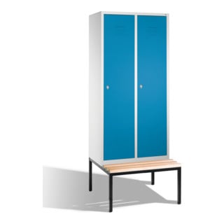 C+P Umkleidespind Classic mit Sitzbank 2 Abteile Front Lichtblau Korpus Lichtgrau