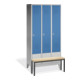 C+P Umkleidespind Classic mit Sitzbank 3 Abteile Front Lichtblau Korpus Lichtgrau