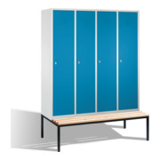 C+P Umkleidespind Classic mit Sitzbank 4 Abteile Front Lichtblau Korpus Lichtgrau