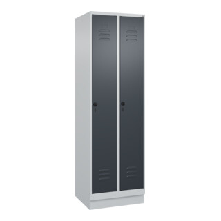 C+P Wäsche-Spind Classic PLUS, Sockel, Sicherheits-Drehriegel