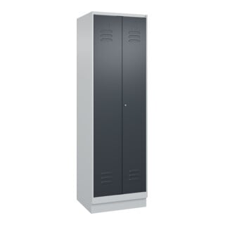 C+P Wäsche-Spind Classic PLUS, Sockel, Zylinderschloss Trennwand mittig