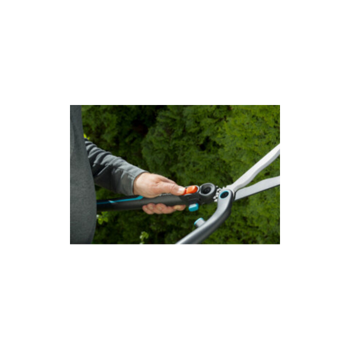Cisaille à haies 2en1 EnergyCut GARDENA