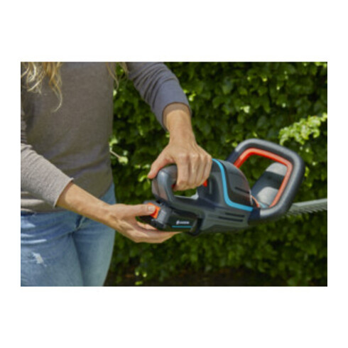 Cisaille à haies sans fil ComfortCut 50/18V-P4A GARDENA Set Ready-To-Use
