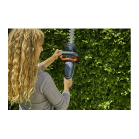 Cisaille à haies sans fil ComfortCut 60/18V-P4A GARDENA Set Ready-To-Use