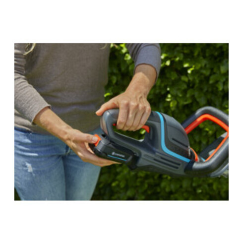 Cisaille à haies sans fil ComfortCut 60/18V-P4A GARDENA Set Ready-To-Use