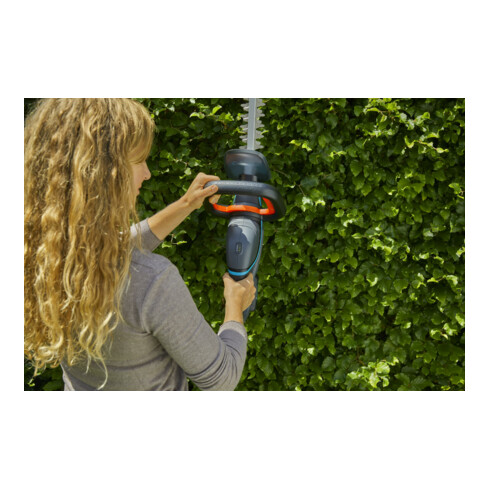 Cisaille à haies sans fil ComfortCut 60/18V-P4A GARDENA Set Ready-To-Use