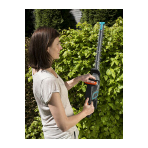 Cisaille à haies sans fil EasyCut Li GARDENA