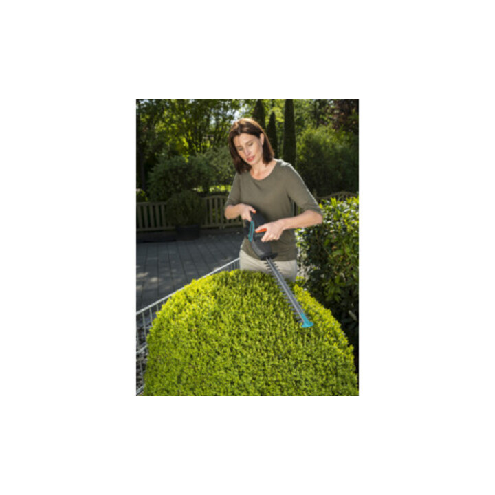 Cisaille à haies sans fil EasyCut Li GARDENA