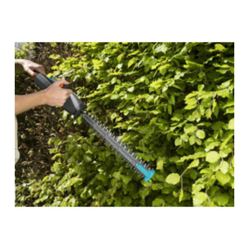 Cisaille à haies sans fil EasyCut Li GARDENA