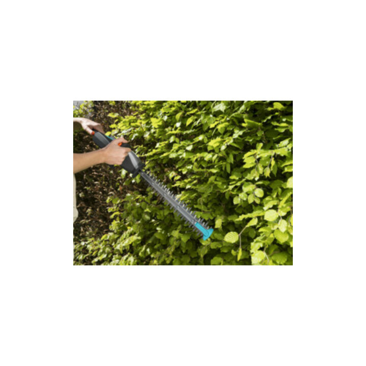Cisaille à haies sans fil EasyCut Li GARDENA