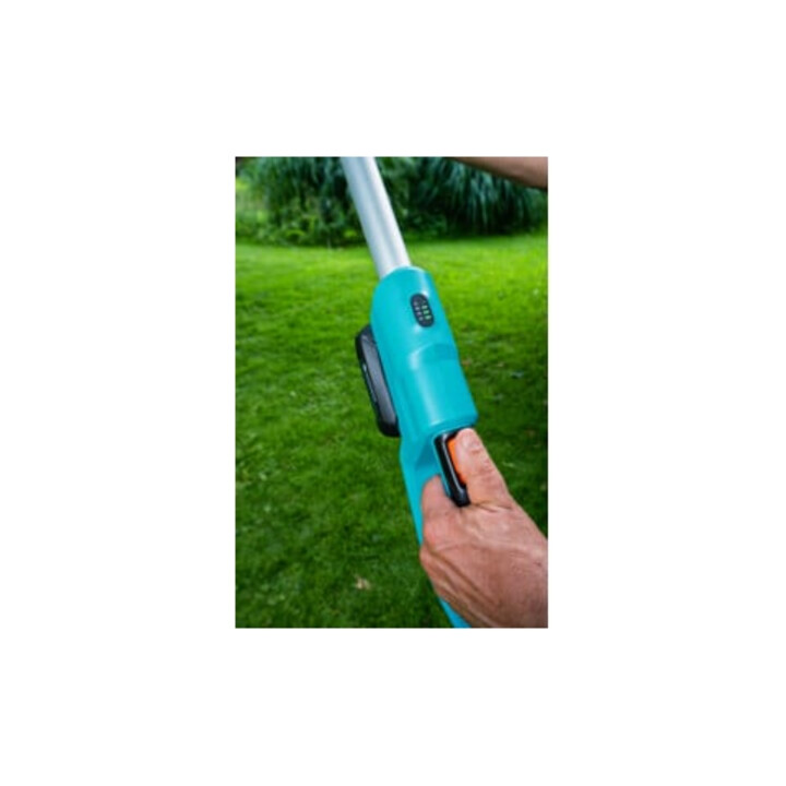 Cisaille à haies télescopique sans fil THS 42/18V P4A solo GARDENA