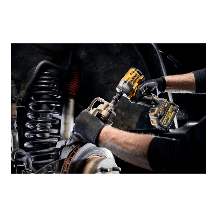 Clé à choc sans fil 3/8" DEWALT 18V XR (sans balais), max. 406 Nm, incl. 2x batterie G (18 Volt / 5 Ah) DCF923P2G-QW