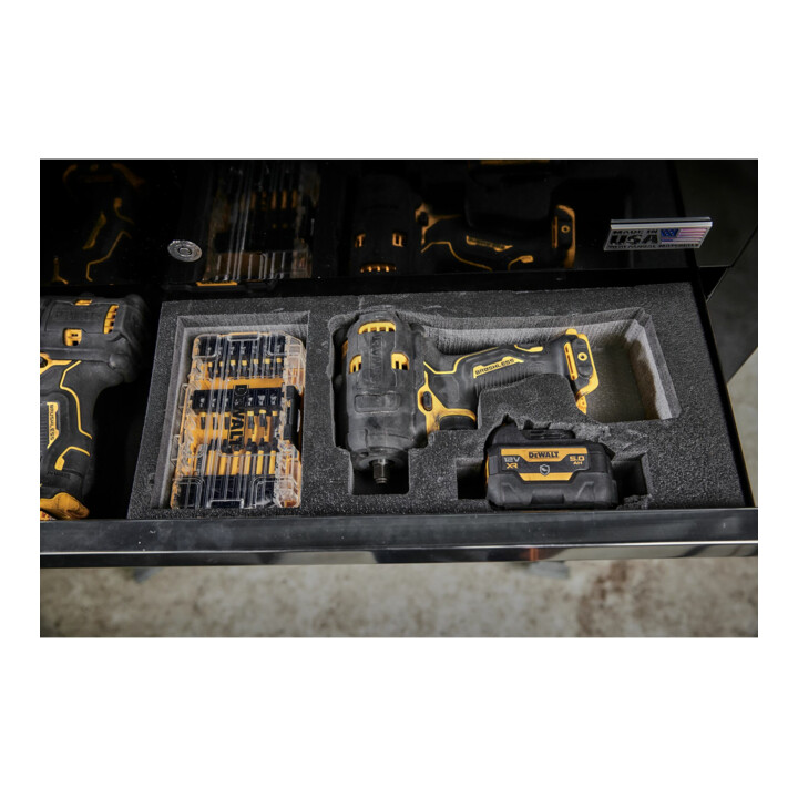 Clé à choc sans fil DEWALT 12 Volts / 5 Ah (1/2") avec 340 Nm, en version spéciale automobile et industrielle DCF901P1G-QW