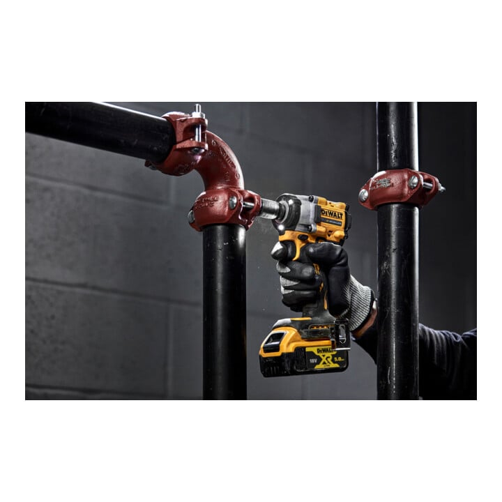 Clé à choc sans fil DEWALT 18V XR, 1/2" (sans balais), max. 406 Nm - Version de base DCF921NT-XJ