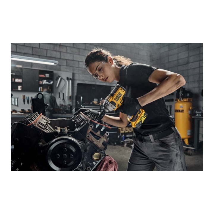 Clé à choc sans fil DEWALT 18V XR, 1/2" (sans balais), max. 813 Nm - version de base DCF891NT-XJ