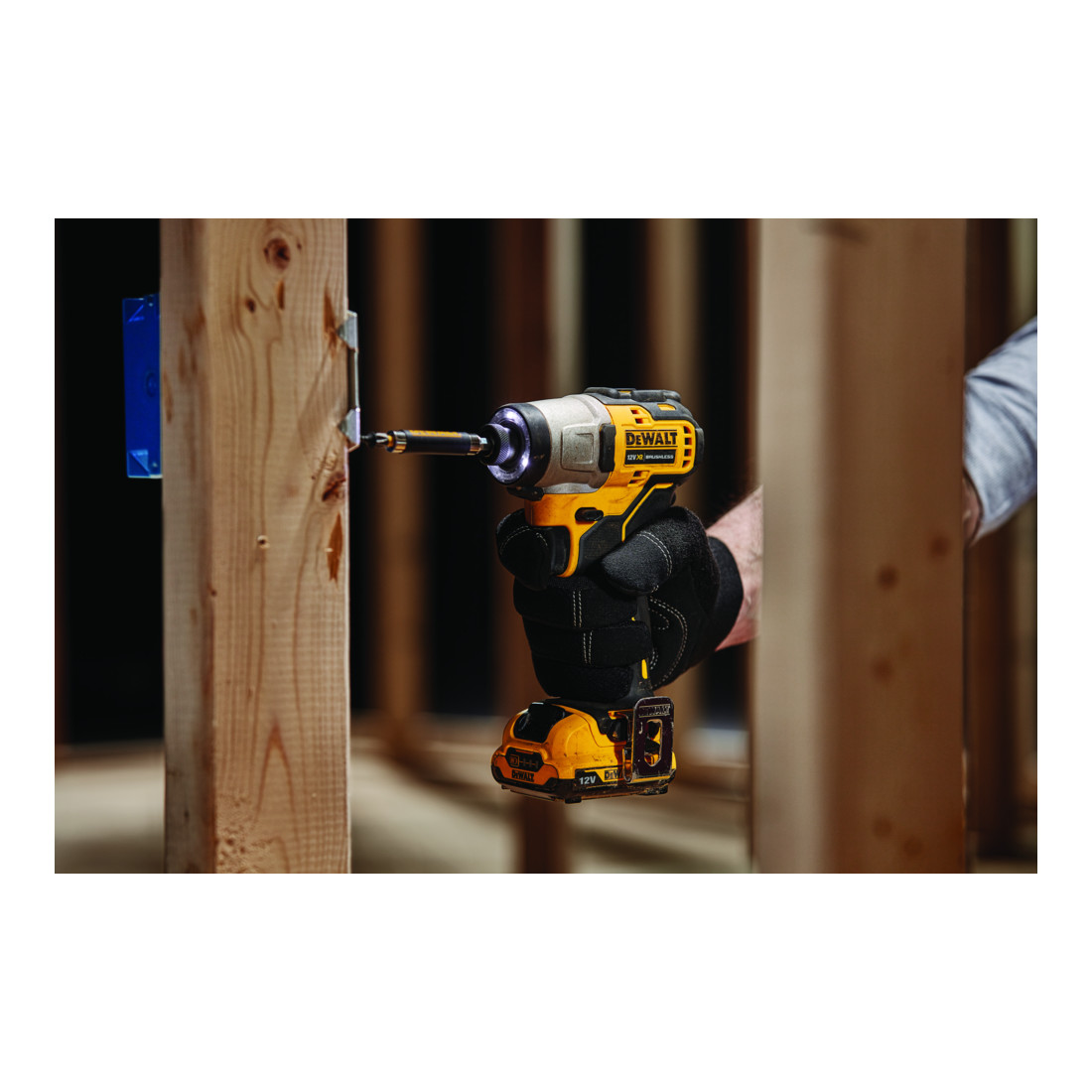 Clé à chocs à batterie DEWALT (1/4") 12V / 2Ah DCF801D2-QW