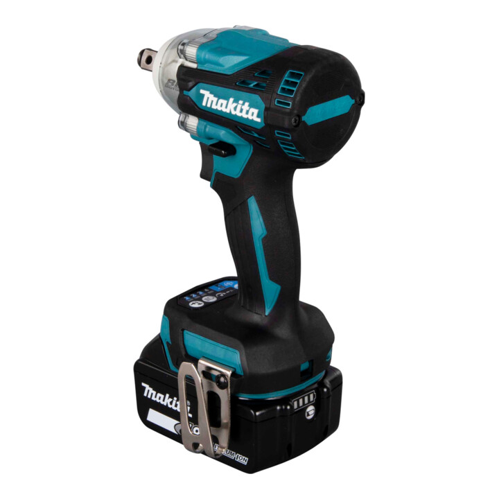 Clé à chocs sans fil Makita 18V / 5,0 Ah, 2 batteries + chargeur en MAKPAC