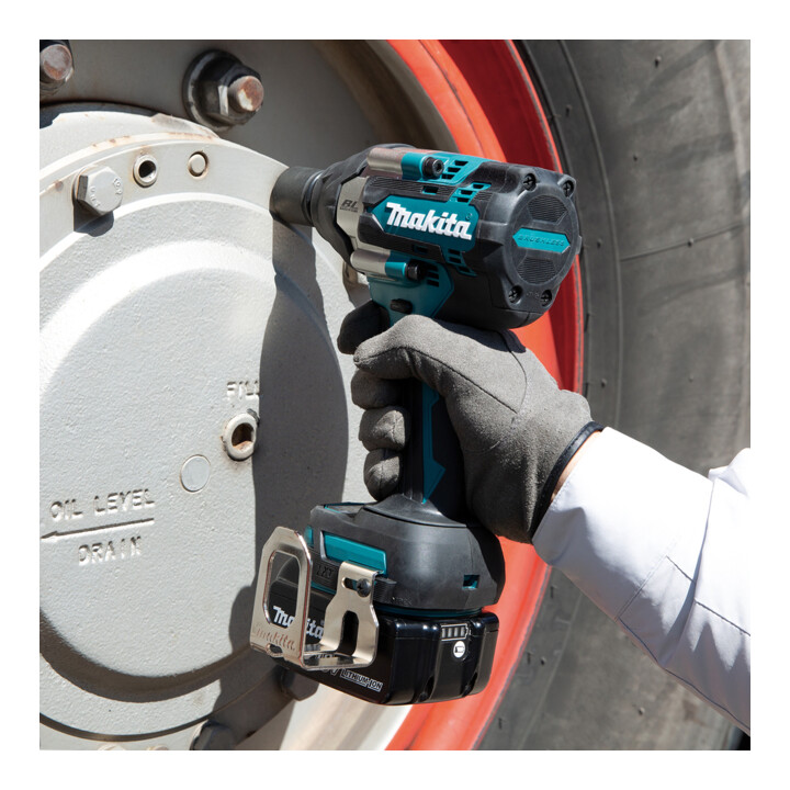 Clé à chocs sur batterie Makita 18V 700Nm DTW700Z
