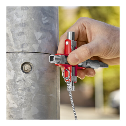 Clé universelle «Construction», pour toutes les armoires et systèmes de fermeture standard Knipex