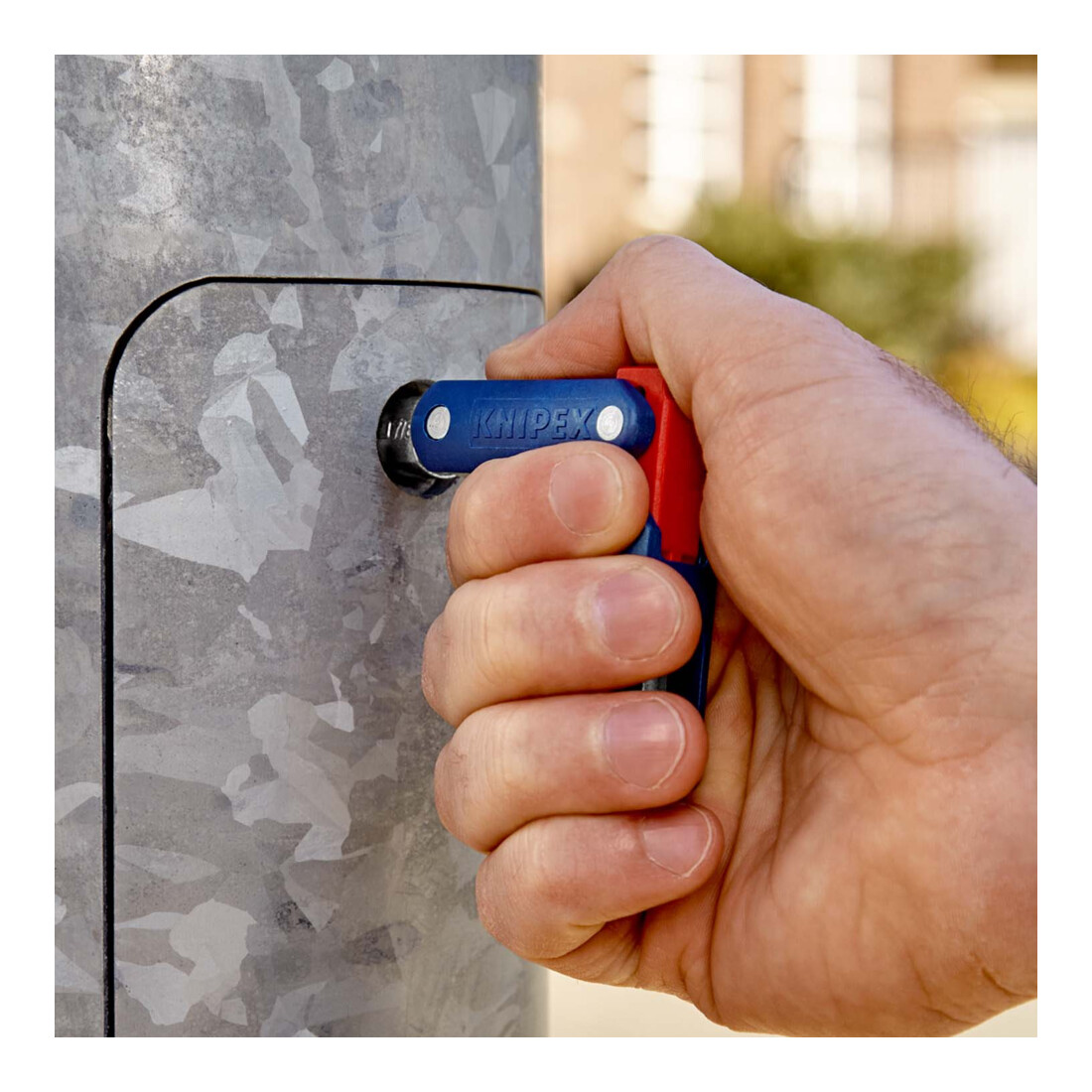 Clé universelle pour armoires de commande „DoubleJoint“ Knipex