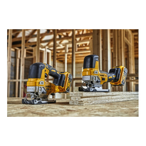 Cloueur à gaz sans fil C5 DEWALT + 1400 clous 15 mm