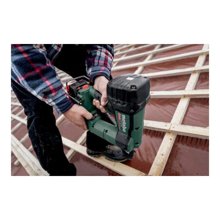Cloueuse sans fil Metabo NFR 18 LTX 90 BL (612090800)X 340; 18V 2x4Ah LiHD + ASC 145
