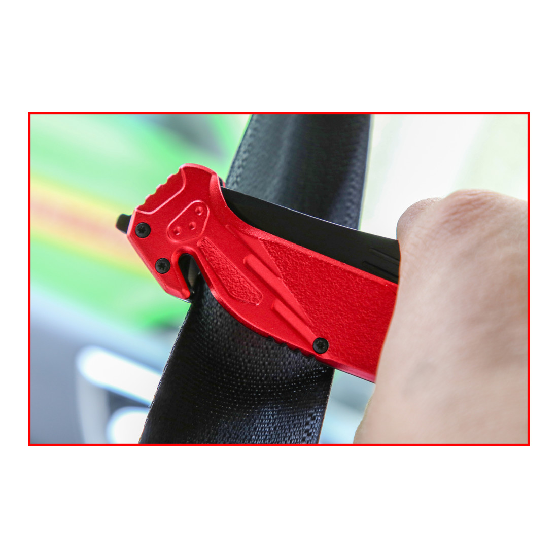 Couteau à cran d'arret avec coupe-sangle