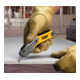 Couteau de travail DEWALT à lame rétractable, chargeur de lames intégré, boîtier en métal moulé sous pression, y compris 5 lames de rechange trempées par induction DWHT10046-0-2