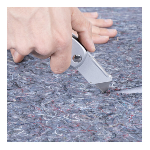 Cutter repliable avec lame interchangeable STIER