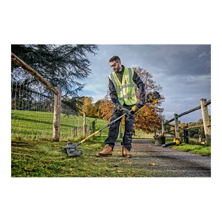 Débroussailleuse et Coupe-bordures sans fil DEWALT 54V Version de base DCM571N-XJ