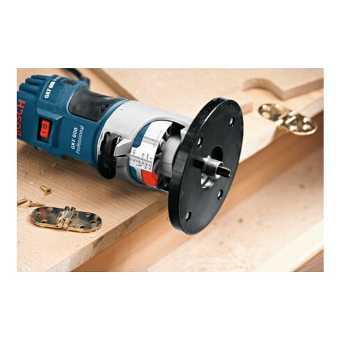 Défonceuse Bosch GKF 600 avec mallette de travail