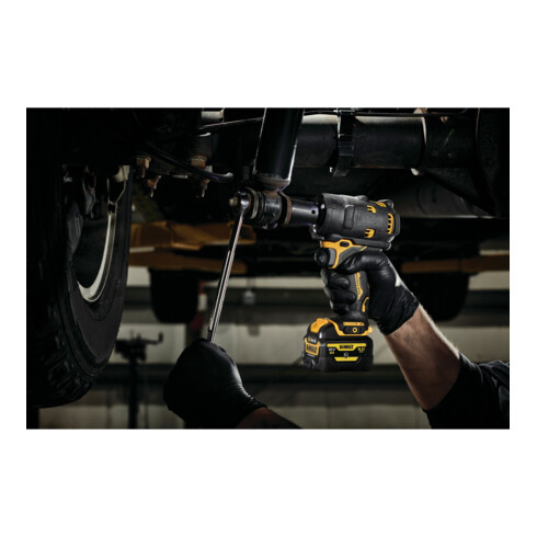 DEWALT 12 Volt / 5 Ah Accu-slagmoersleutel (1/2") met 340 Nm, speciale uitvoering voor automotive en industrie DCF901P1G-QW