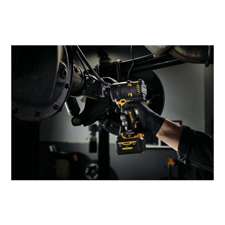 DEWALT 12 Volt / 5 Ah Akku-Schlagschrauber (3/8") mit 340 Nm, in spezieller Automotive- und Industrieausführung DCF903P1G-QW