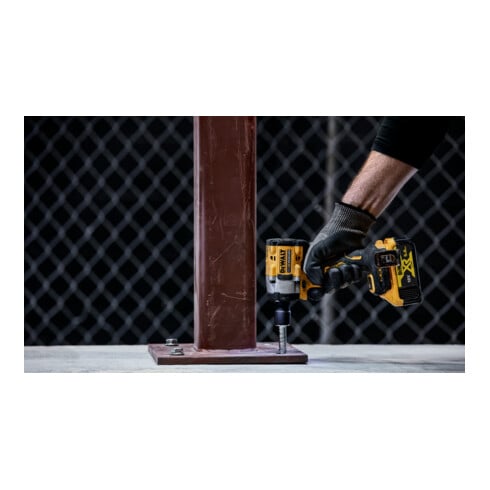DEWALT 18V XR Akku-Schlagschrauber, 1/2" (bürstenlos), max. 406 Nm - Basisversion DCF921NT-XJ