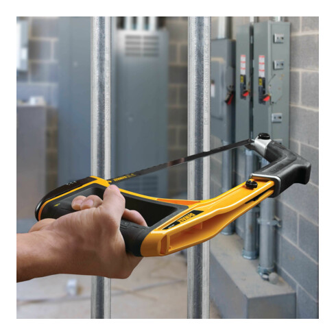 DEWALT 5-in-1 Multifunktionssäge für vielseitige Anwendungen inkl. 24 TPI 300mm Sägeblatt DWHT0-20547