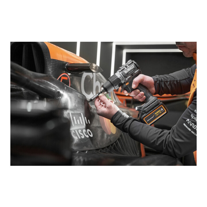 DEWALT Akku-Kombopack 18V , DCD85M u. DCF85M, inkl. 2 x Akkus (18 Volt / 4Ah) und System-Schnellladegerät