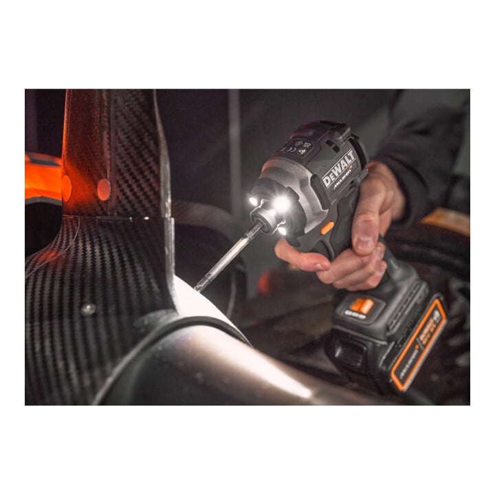 DEWALT Akku-Kombopack 18V , DCD85M u. DCF85M, inkl. 2 x Akkus (18 Volt / 4Ah) und System-Schnellladegerät