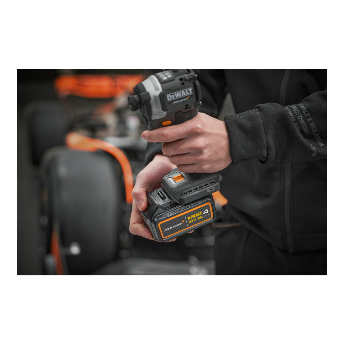 DEWALT Akku-Kombopack 18V , DCD85M u. DCF85M, inkl. 2 x Akkus (18 Volt / 4Ah) und System-Schnellladegerät