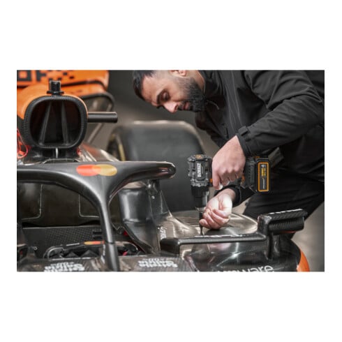 DEWALT Akku-Schlagbohrschrauber 18V , inkl. 2 x Akkus (18 Volt / 4Ah) und System-Schnellladegerät