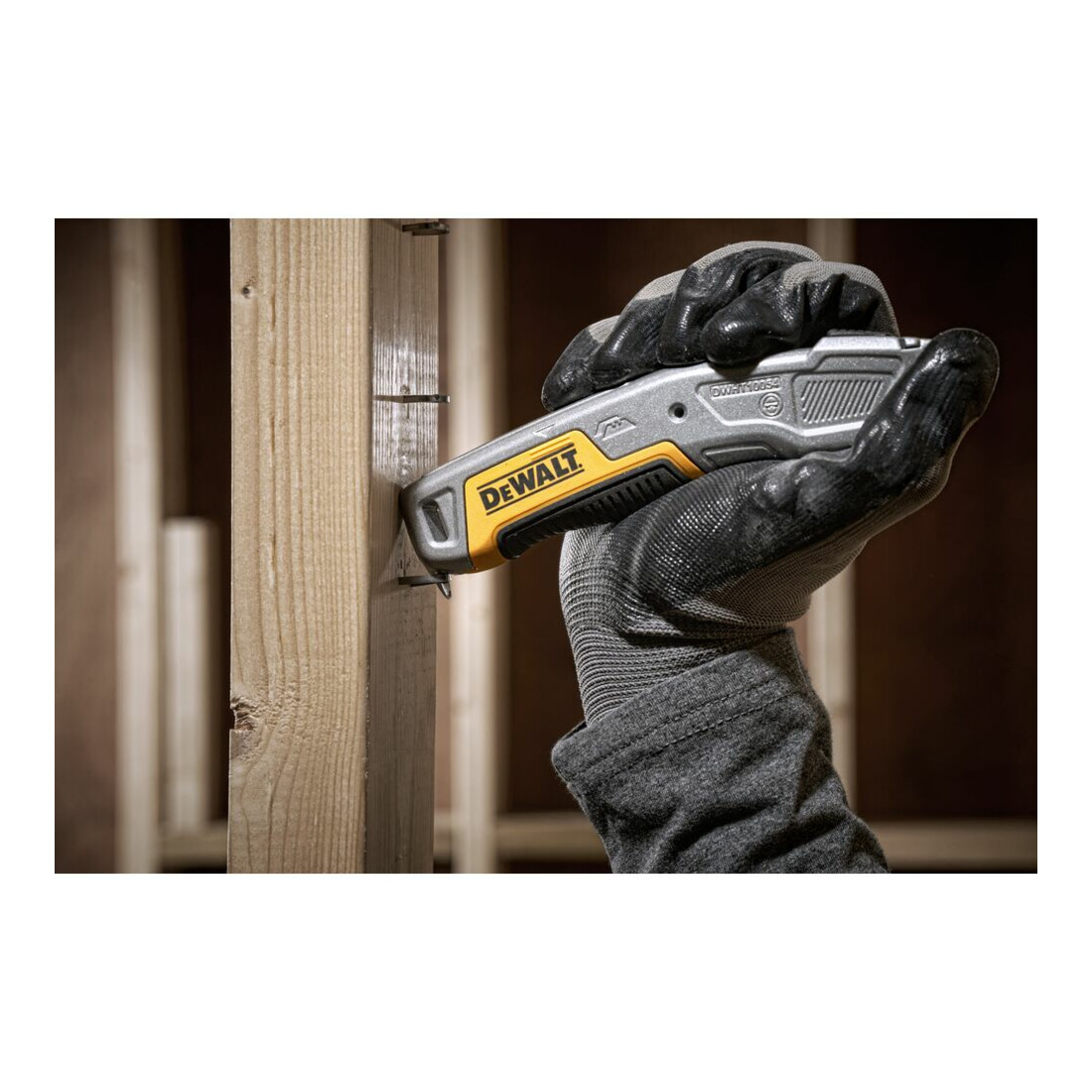DEWALT Arbeitsmesser mit einziehbarer Klinge