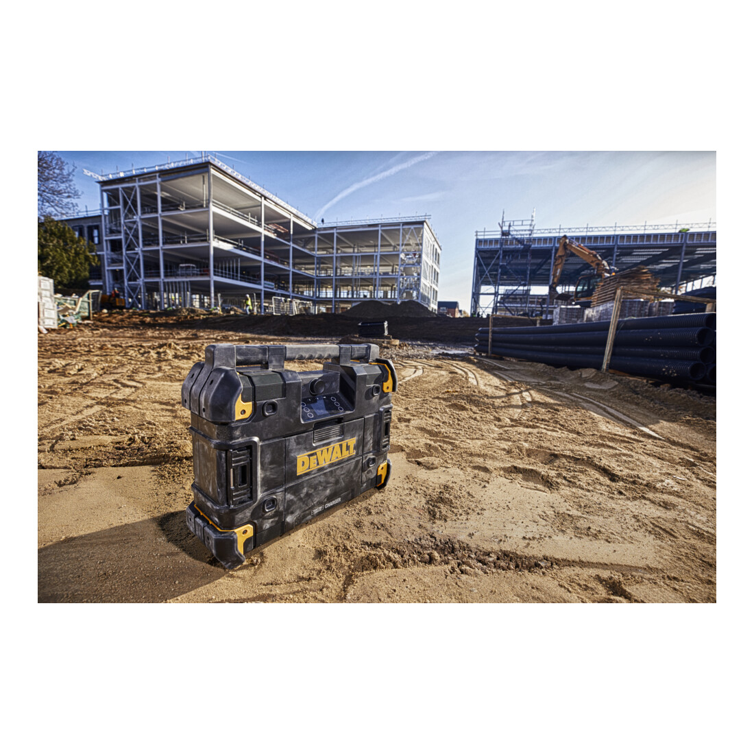 DEWALT Batteria e radio di rete con funzione di ricarica TSTAK DWST1-81078-QW