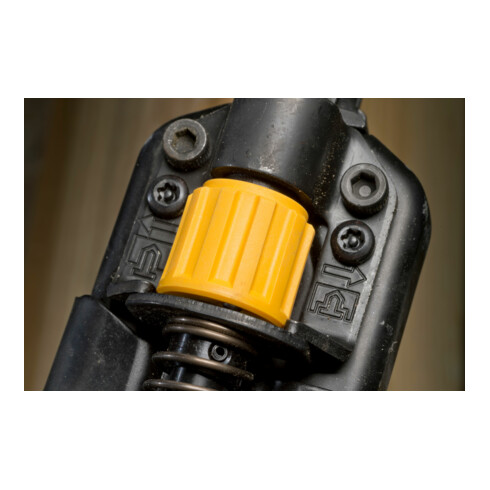 DEWALT Chiodatrice per ancoraggi a batteria DeWalt, 18 V, versione base