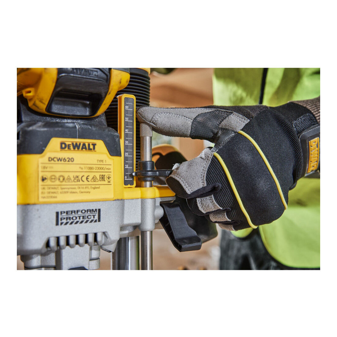 Dewalt Défonceuse sans fil 18 V DCW620NT-XJ, sans balais (version de base)