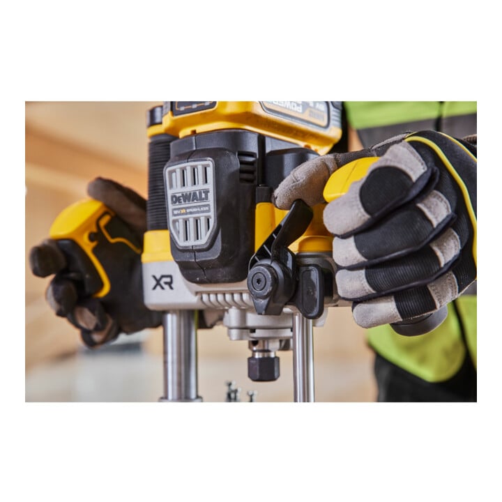 Dewalt Défonceuse sans fil 18 V DCW620NT-XJ, sans balais (version de base)