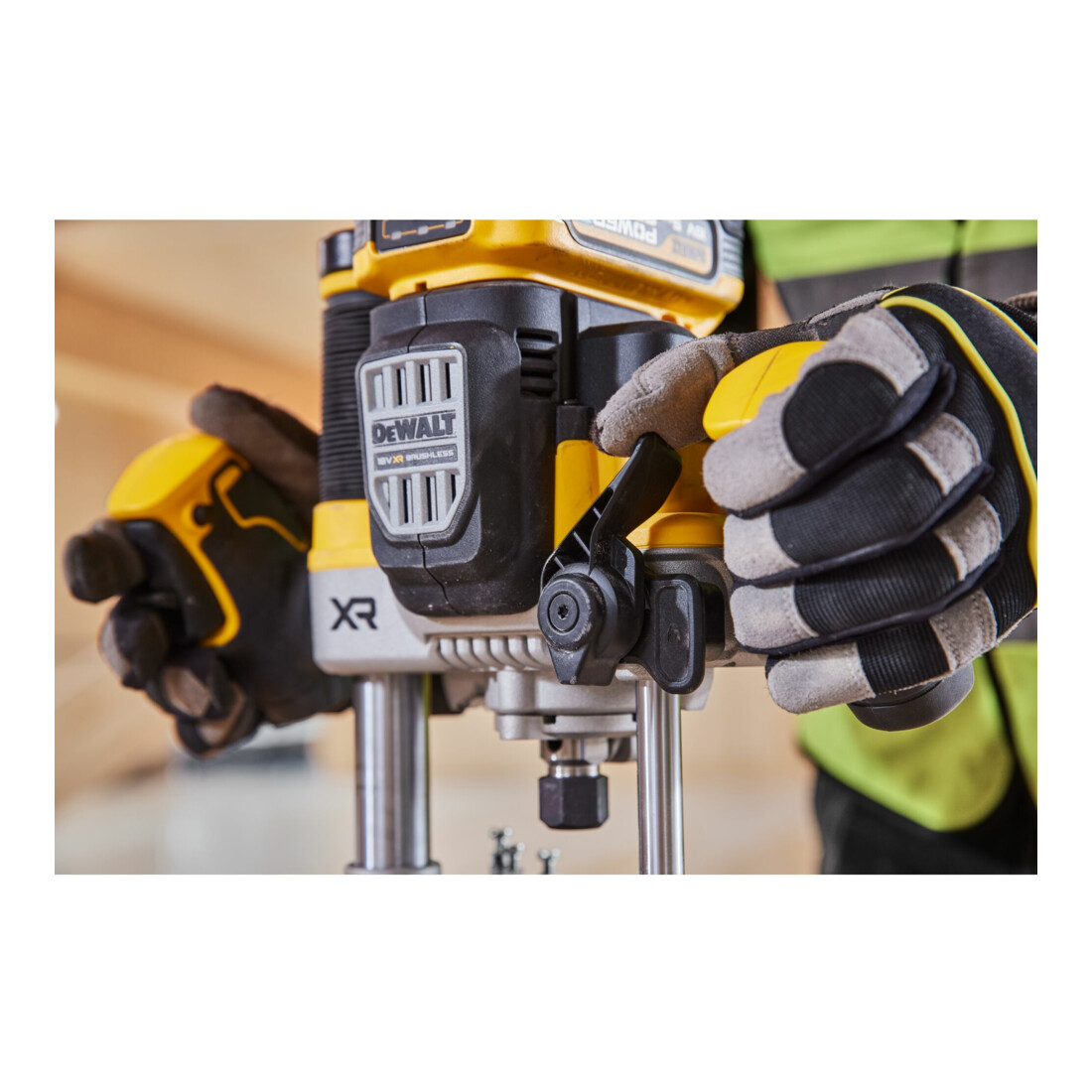 Dewalt Défonceuse sans fil 18 V DCW620NT-XJ, sans balais (version de base)