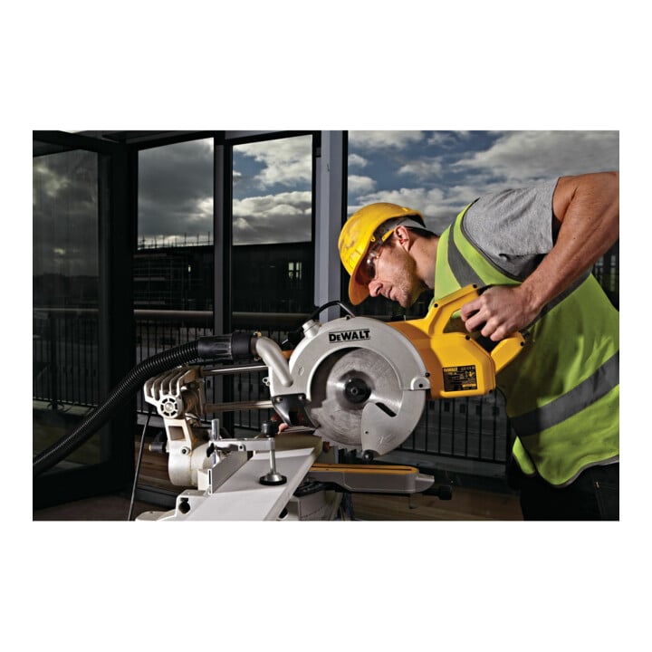 DEWALT paneelzaag 250 mm 1850 watt DWS778-QS