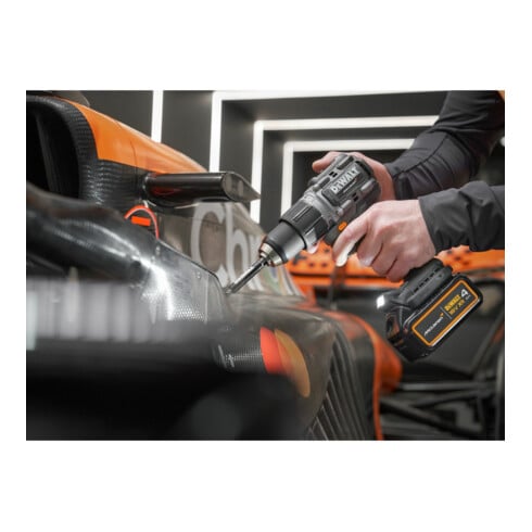 DEWALT Perceuse-visseuse à percussion sans fil 18V, incl. 2 batteries (18 V / 4Ah) et chargeur rapide système