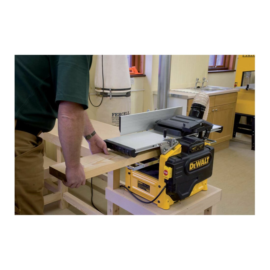 DEWALT Raboteuse et dégauchisseuse 2200 watts D27300-QS