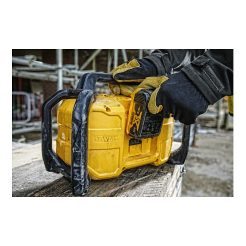 DEWALT Radio compatta a batteria e con allacciamento alla rete con Bluetooth